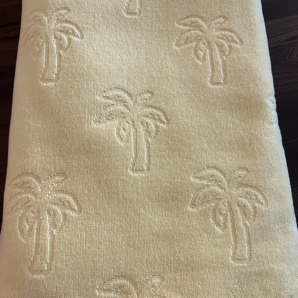 Stoney clover lane beach towel with palm trees yellow/pink NWOT